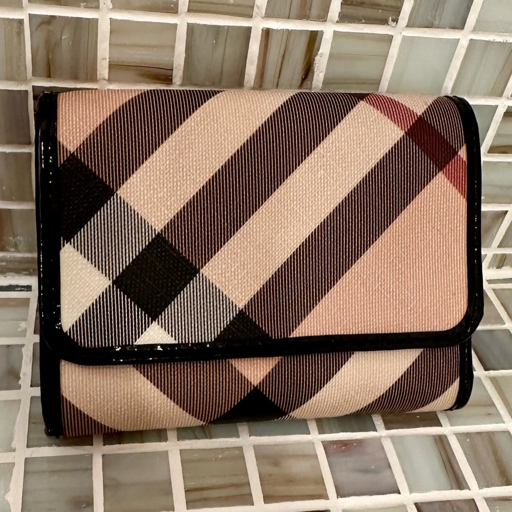 Burberry nova check wallet trifold style